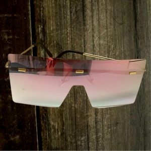 NWOT XL shield sunglasses